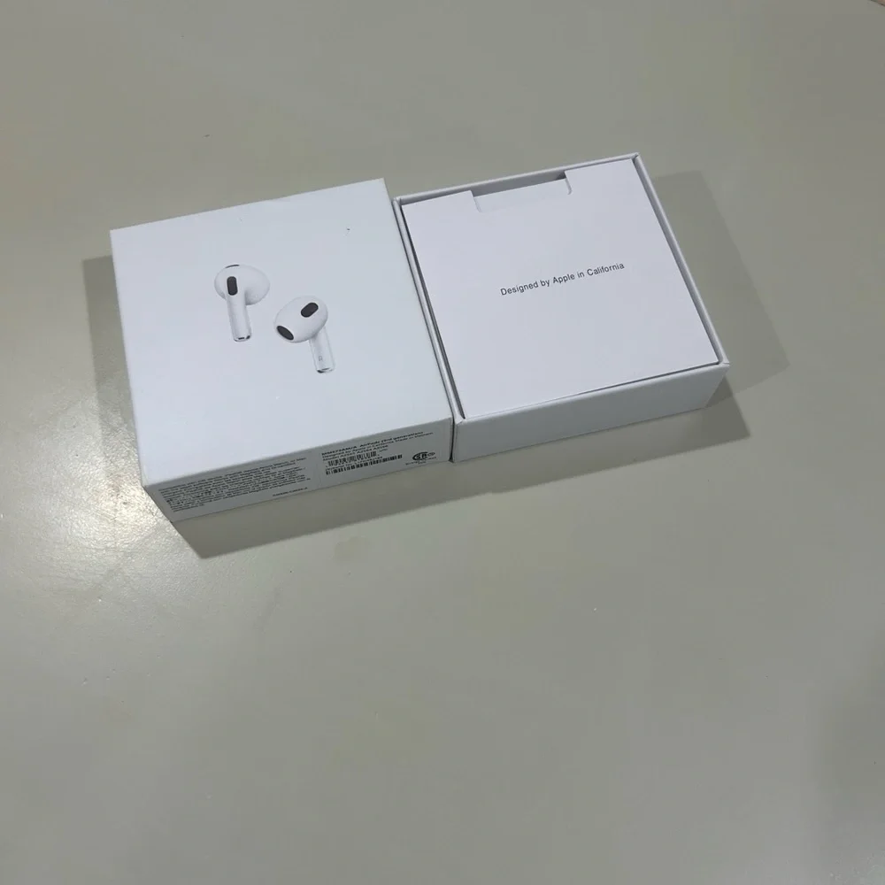 Apple AirPods with Wireless Charging Case - White